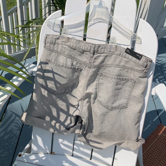 NWT J Brand cut off shorts light grey size 28 - Picture 2 of 9